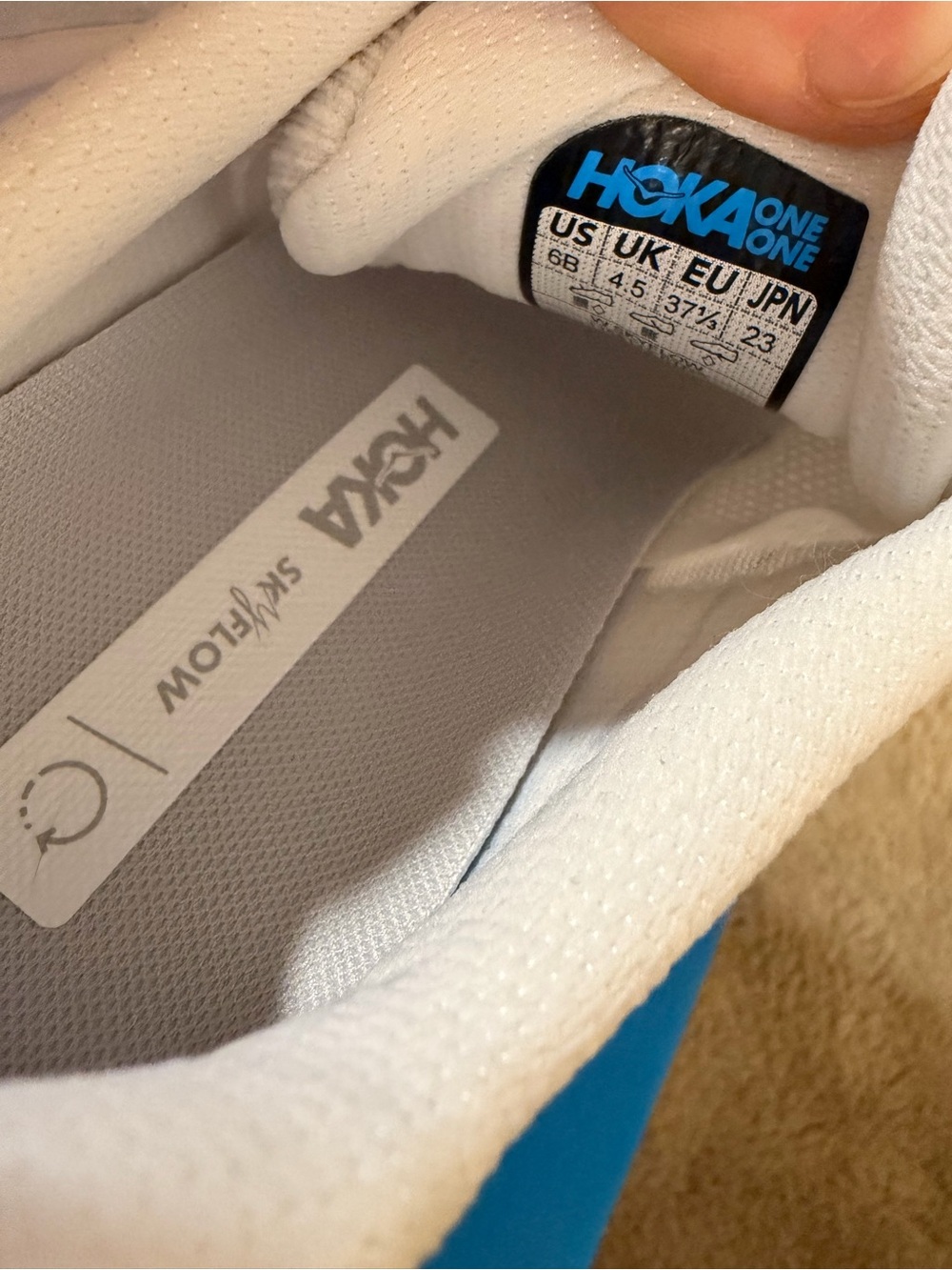 NWT Women’s Hoka Skyflow in Frost/Rose Gold Running Shoes - Picture 9 of 14